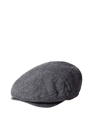 Ciemnoszara czapka typu flat cap w jodełkę wykonana z fakturowanej tkaniny, z krótkim, zaokrąglonym daszkiem.