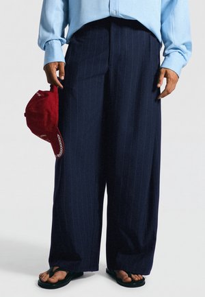 Bershka, PINSTRIPE SUPERBAGY - TROUSERS - Bukser - royal blue