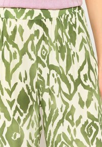 LolaLiza WITH IKAT  - Broek - khaki med