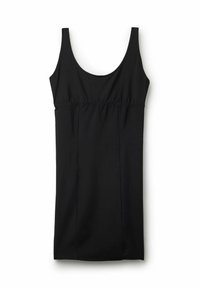 Czarna sukienka bez ramiączek wykonana z gładkiego materiału. Posiada okrągły dekolt, marszczoną talię i prosty krój. Brak widocznych akcentów lub wzorów.