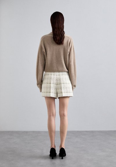 sandro SHORT - Shortsit - ecru