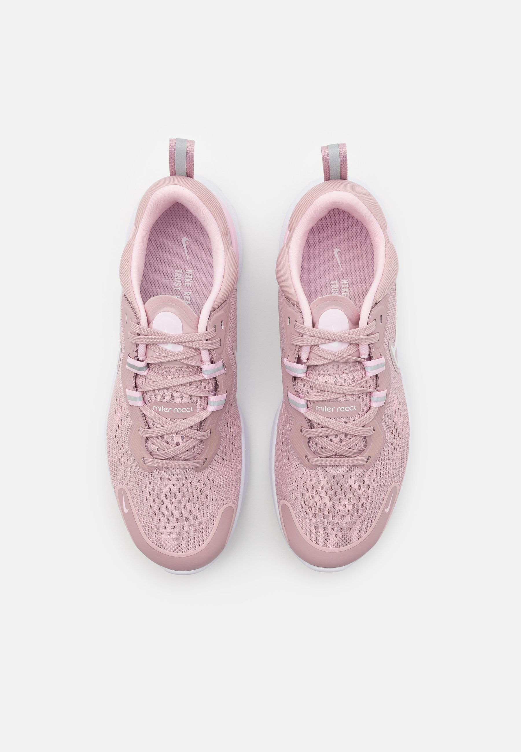 pink runners