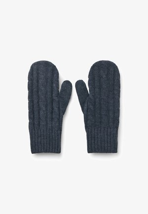 Donkergrijze gebreide wanten met een kabelpatroon en geribde manchetten, gemaakt van warm, textuurmateriaal. Twee wanten tentoongesteld.
