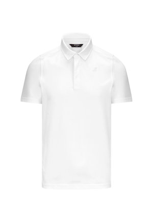 Polo bianco con colletto standard, maniche corte e un logo discreto sul petto. Realizzato in un tessuto liscio e leggero.