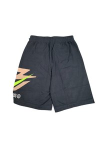 Schwarze Shorts aus Baumwolle mit einem elastischen Bund. Auf der linken Seite befinden sich beige und grüne grafische Muster. Größe 03.