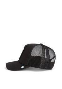 Sort kasket med struktureret front og mesh ryg, med en flad skygge og et lille logo patch på siden.