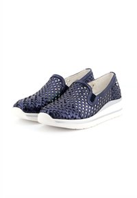 Scarpe slip-on Navy con tomaia intrecciata, superficie texturizzata e accenti laterali elastici. Presentano una suola in gomma bianca e un design leggero.