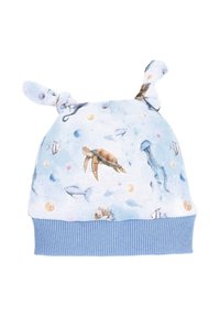 Zacht blauw babyhoedje met prints van oceanen dieren, waaronder een schildpad, kwal, vis en een geribbelde onderrand met twee knooppunten bovenaan.