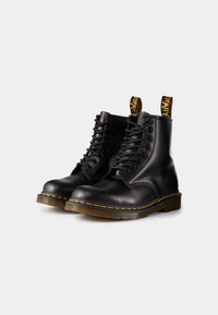 Dr. Martens Stivaletti stringati - black