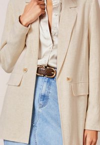 Lipsy RELAXED LONGLINE TAILORED - Bleizeris - beige
