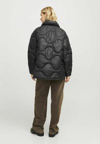 JJXX SHINY QUILTED OTW SN - Manteau d'hiver - black