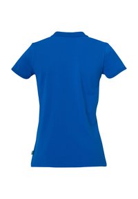 Polo shirt bleu à manches courtes, avec un col classique et une texture en coton lisse. Présente une petite étiquette de logo à l'ourlet.