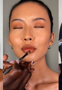 Make-up wordt aangebracht op de lippen van een model met behulp van een klein kwastje. De lippen zijn versierd met een warme bruine tint en hebben een gladde textuur.