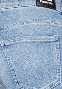 Dr.Denim Petite MOXY - Calças de ganga à boca de sino - breeze