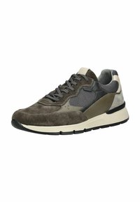Zapatillas para hombre con una combinación de ante gris oscuro y malla, que presentan una puntera redondeada, cierre de cordones en la parte delantera y una suela de contraste.