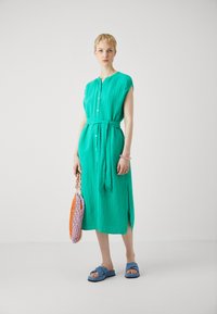 Gap Tall TIE WAIST DOWN MIDI - Marškininė suknelė - simply green