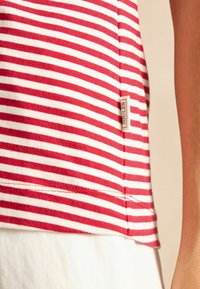 Tom Joule REGULAR FIT - SHORT SLEEVE STRIPED - Trükipildiga T-särk - red