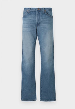 Lys blå denim jeans med rett benklipp, som har fem lommer, knappelukking og subtil slitasje for et vintageutseende.