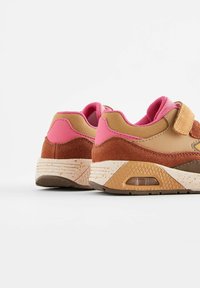 Next ELASTIC CHUNKY - Lauflernschuh - pink brown