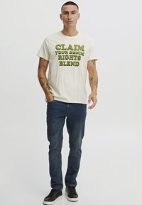 Blend T-shirts print - cloud cream