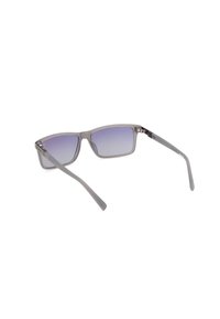 Gafas de sol grises con una montura rectangular, lentes degradados de un morado oscuro a uno claro y patillas elegantes y rectas.