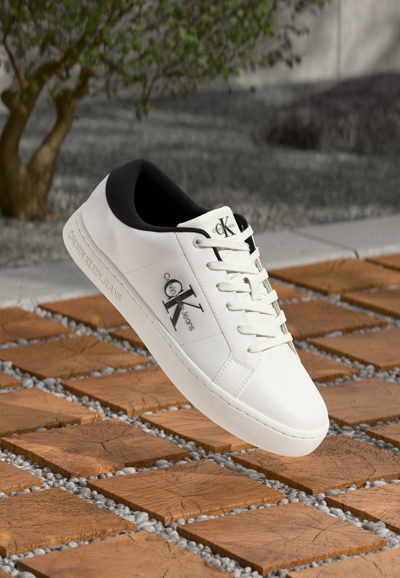 Calvin Klein Jeans - CLASSIC CUPSOLE LACEUP - Sneakers basse - bright white/black, Ingrandire