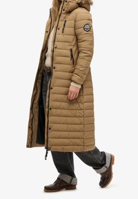 Superdry & Co Abrigo de invierno - brown