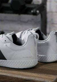 adidas Performance UNISEX valkoinen