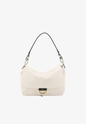Borsa a tracolla in pelle bianca con tracolla nera e fibbia decorativa dorata al centro davanti.