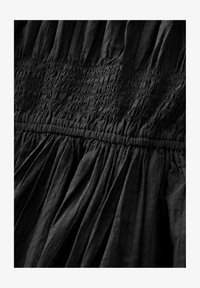 Unausgewählt, black