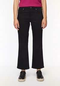 s.Oliver Flared Jeans - schwarz