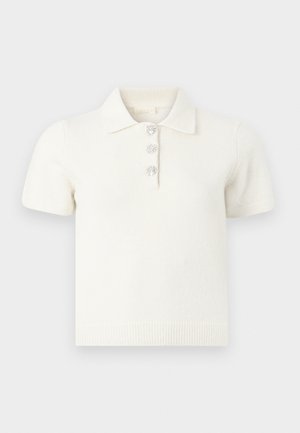 Άσπρο πόλο μπλουζάκι με κοντά μανίκια από απαλό ύφασμα και ριμπ γιακά, διακοσμημένο με τρία κρυσταλλικά κουμπιά στο φιόγκο.