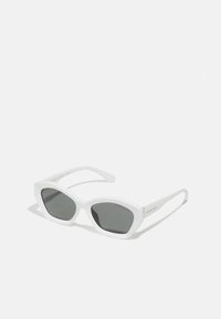 Michael Kors - BEL AIR - Occhiali da sole - optic white/dark grey solid Immagine in miniatura 1