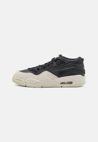 Unselected, black/light bone