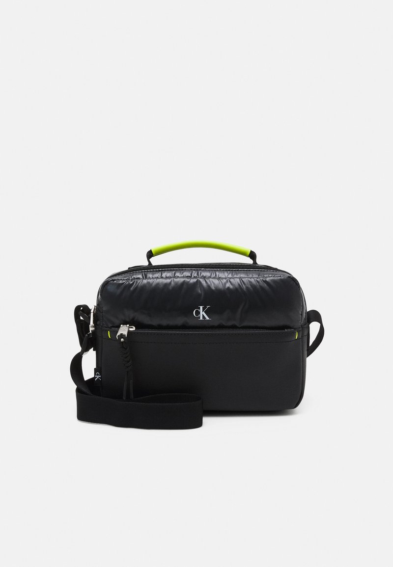 Calvin Klein Jeans SPORT ESSENTIAL CAMERA BAG PUF Across body bag