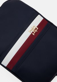 Thumbnail Image 6