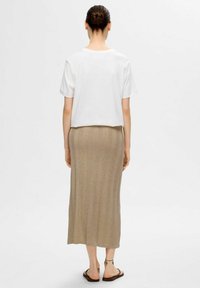 Selected Femme MIDI - Gonna a campana - humus