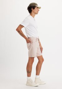 Levi's® 501 REGULAR FIT - Shorts vaqueros - sand castle