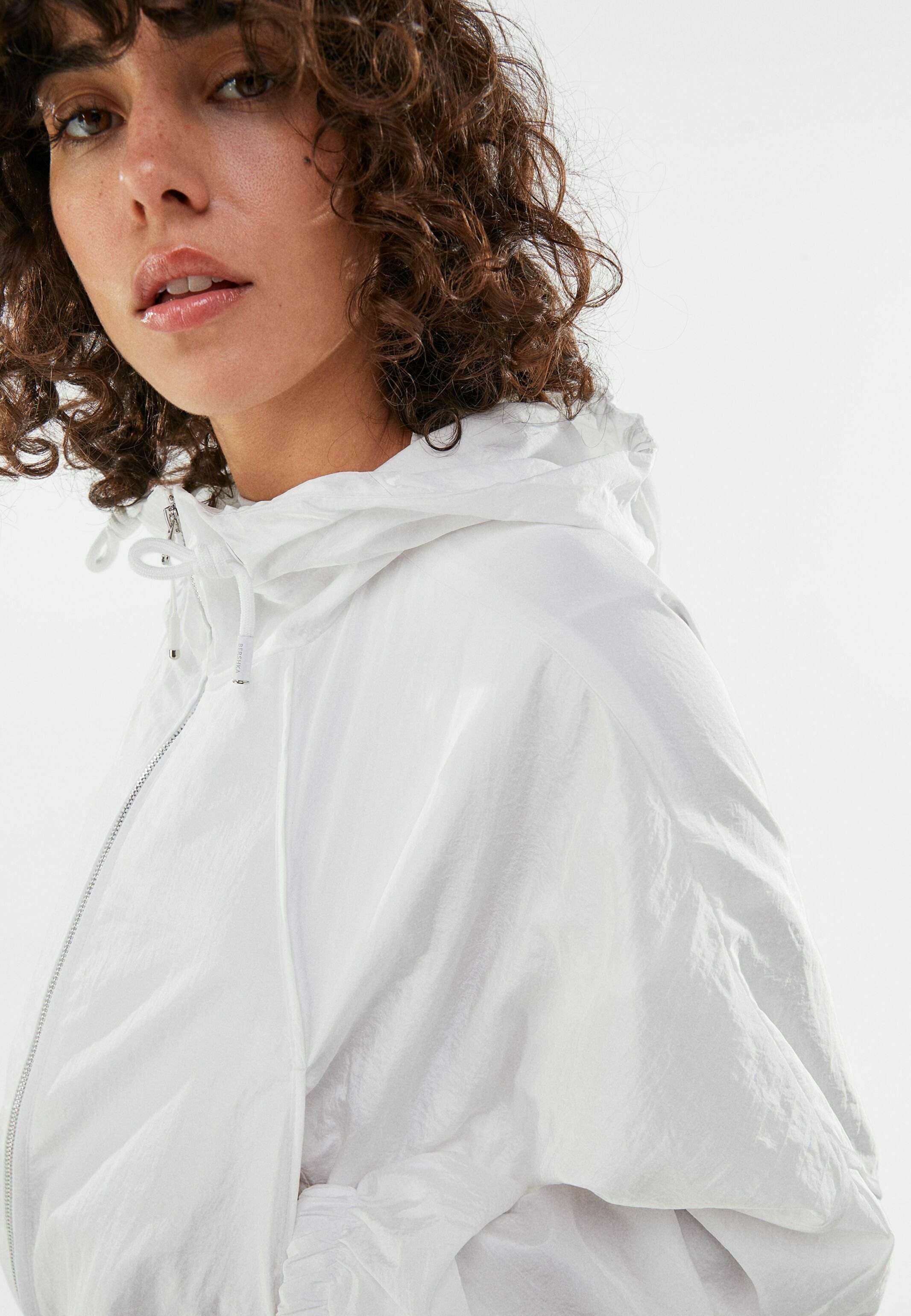 Damen MIT KAPUZE - Leichte Jacke Damen MIT KAPUZE - Leichte Jacke