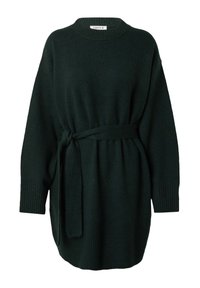 Dunkelgrünes Strickkleid mit tailliertem Gürtel, gerippten Ärmeln und hohem Kragen. Weiche Textur, geeignet für kühleres Wetter.