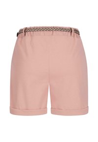 Lyserøde shorts med elastisk taljebånd og vævet brunt flettedetalje. Har opkrogede kanter og glat tekstur.