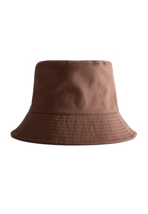 Chapeau bob en coton marron avec bord cousu et design simple sur fond blanc.