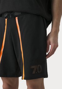 EA7 Emporio Armani Pantaloni sportivi - nero