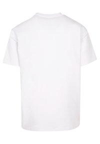 Biela tričko s krátkym rukávom, s kruhovým výstrihom, vyrobené z bavlny, s hladkou textúrou a bez viditeľných vzorov alebo detailov. Zobrazený pohľad zozadu.