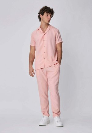 FRILIVIN, ENSEMBLE CHEMISE PANTALON DÉCONTRACTÉ ÉLÉGANT - Pantalon classique - rose