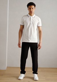 Lindbergh CONTRAST PIPING - Polokošeľa - white