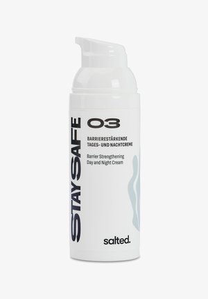 salted. REBELLIOUS biały