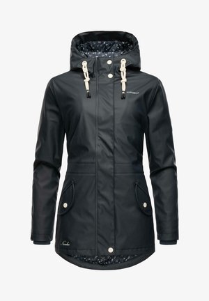 Veste noire imperméable avec capuche, dotée de cordons crème, de deux poches latérales et d'une doublure intérieure florale. Texture lisse, manches longues.