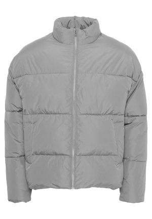 Graue Pufferjacke mit hohem Kragen, horizontalen Nähten und Frontreißverschluss. Verfügt über zwei Seitentaschen und eine leicht oversized Form.