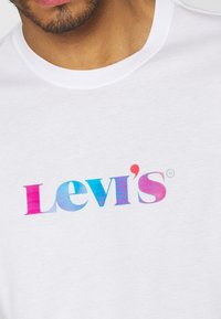 Levi's® RELAXED FIT - Printtipaita - neutrals